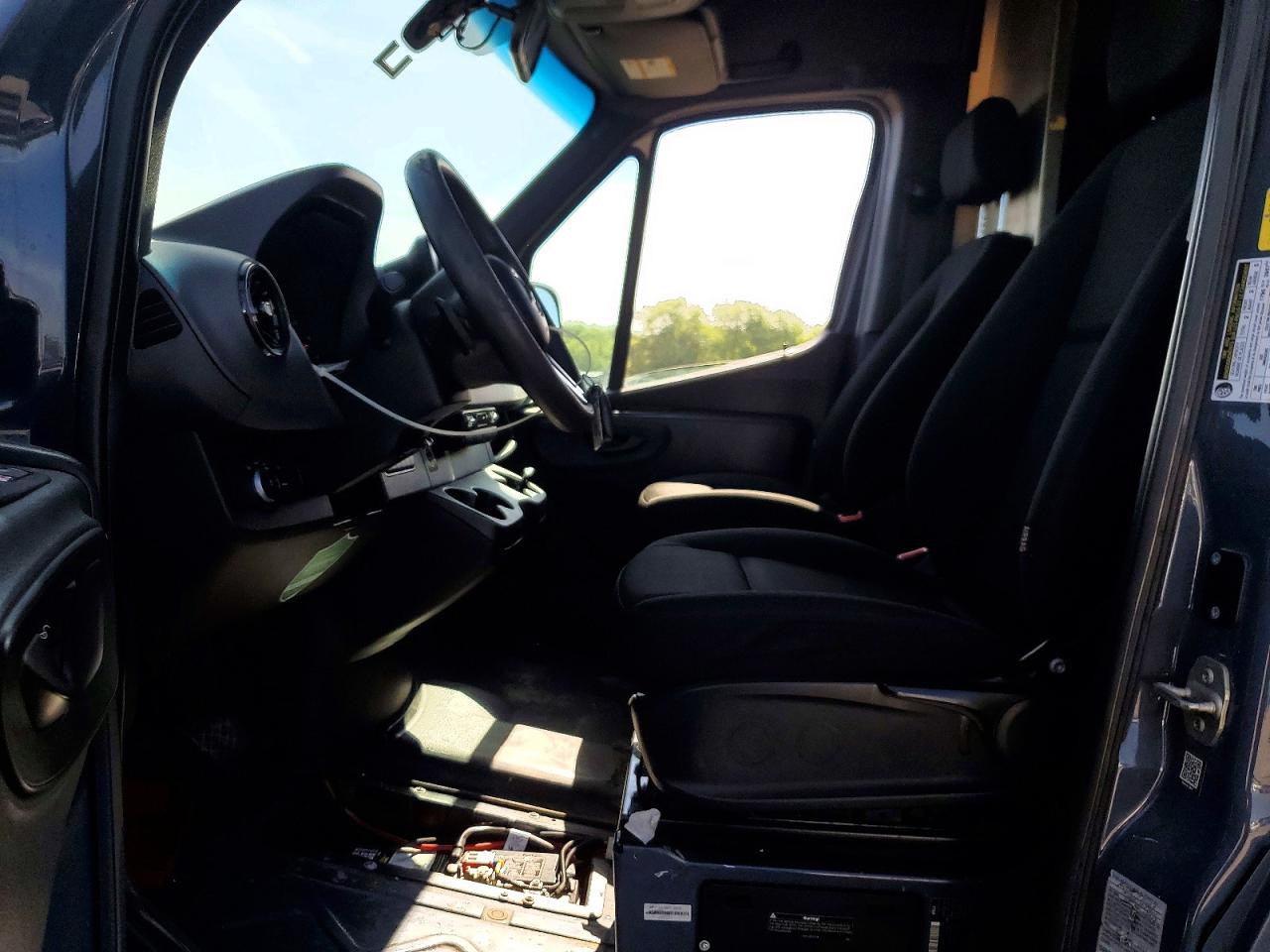 Mercedes-Benz Sprinter 2500