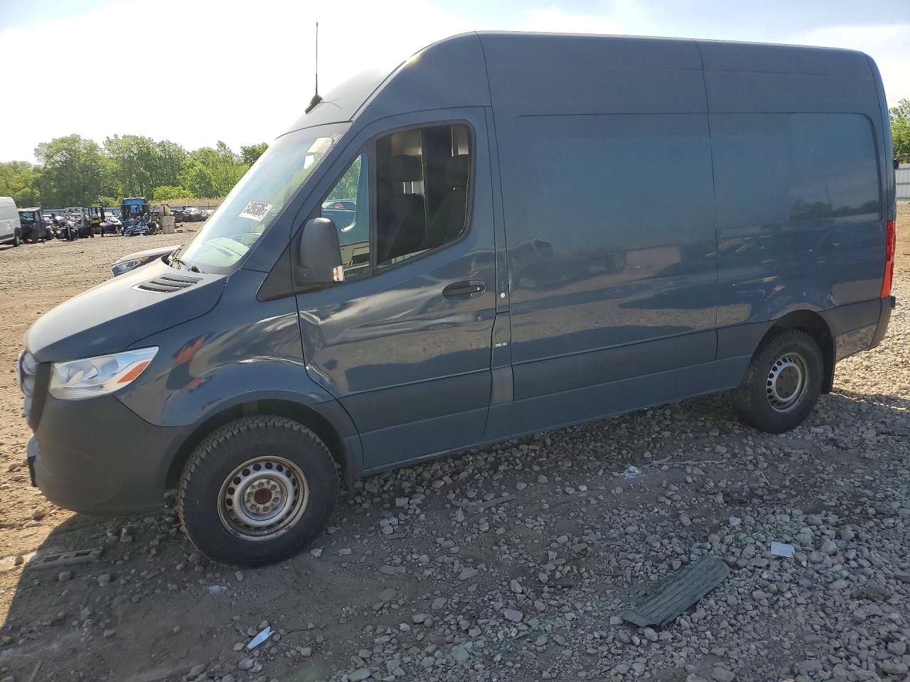 Salvage Mercedes-Benz Sprinter Image