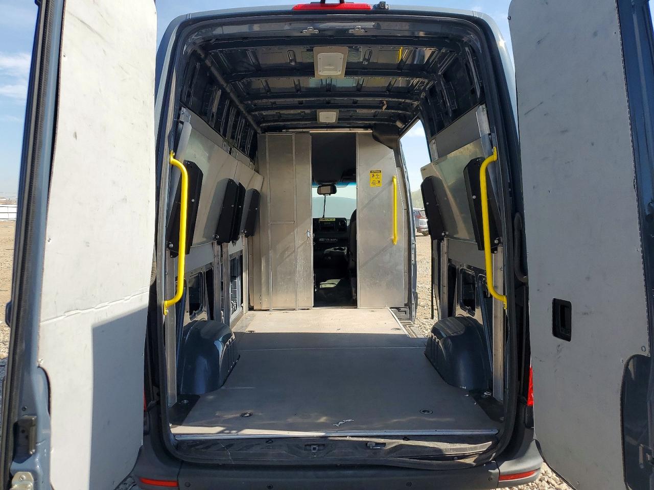 Mercedes-Benz Sprinter 2500