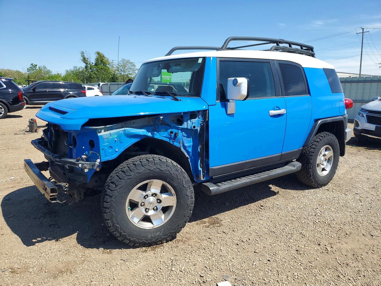 Salvage Toyota FJ Cruiser Image