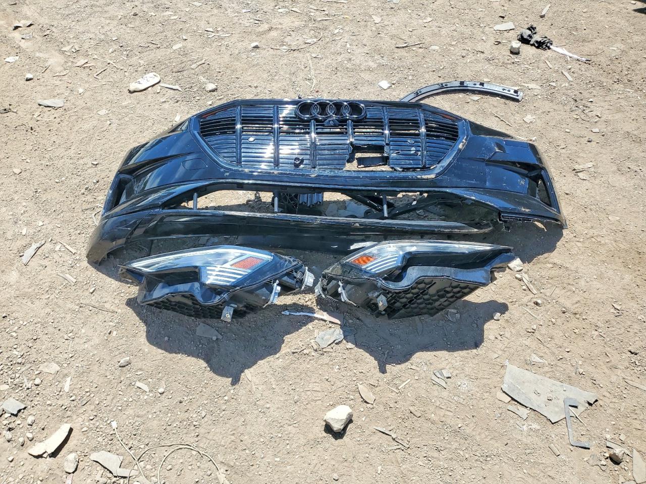 Audi e-tron Premium Plus