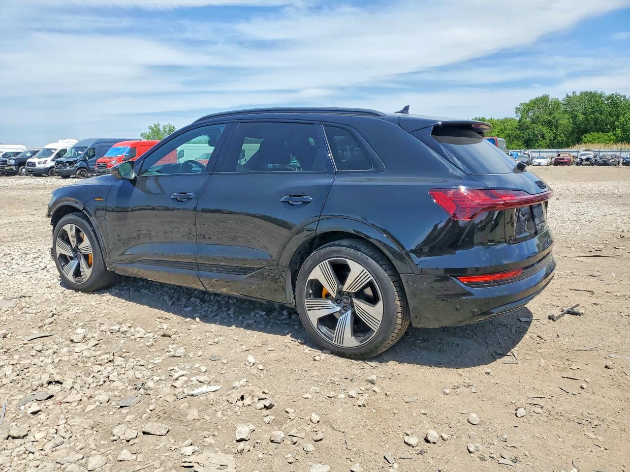 Audi e-tron Premium Plus