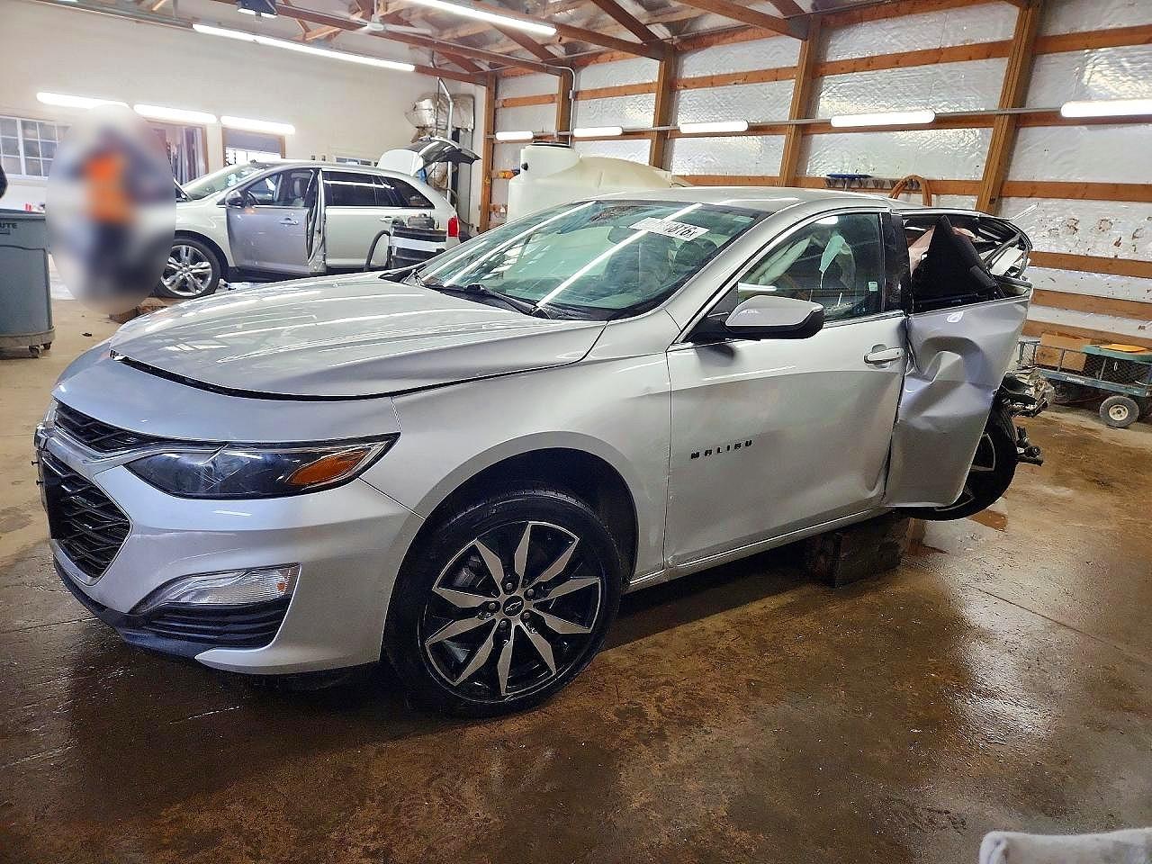 Salvage Chevrolet Malibu Image