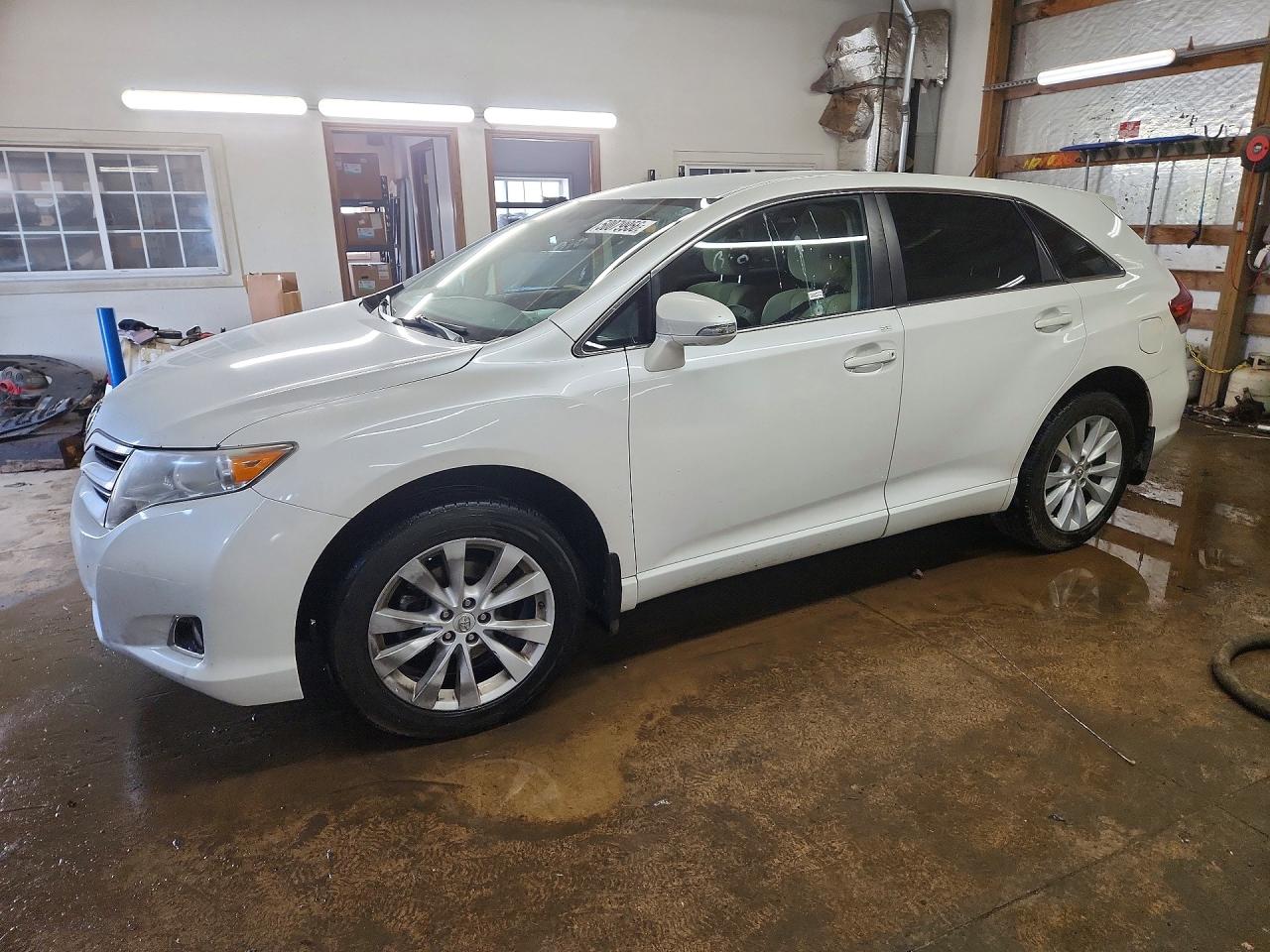 Salvage Toyota Venza Image