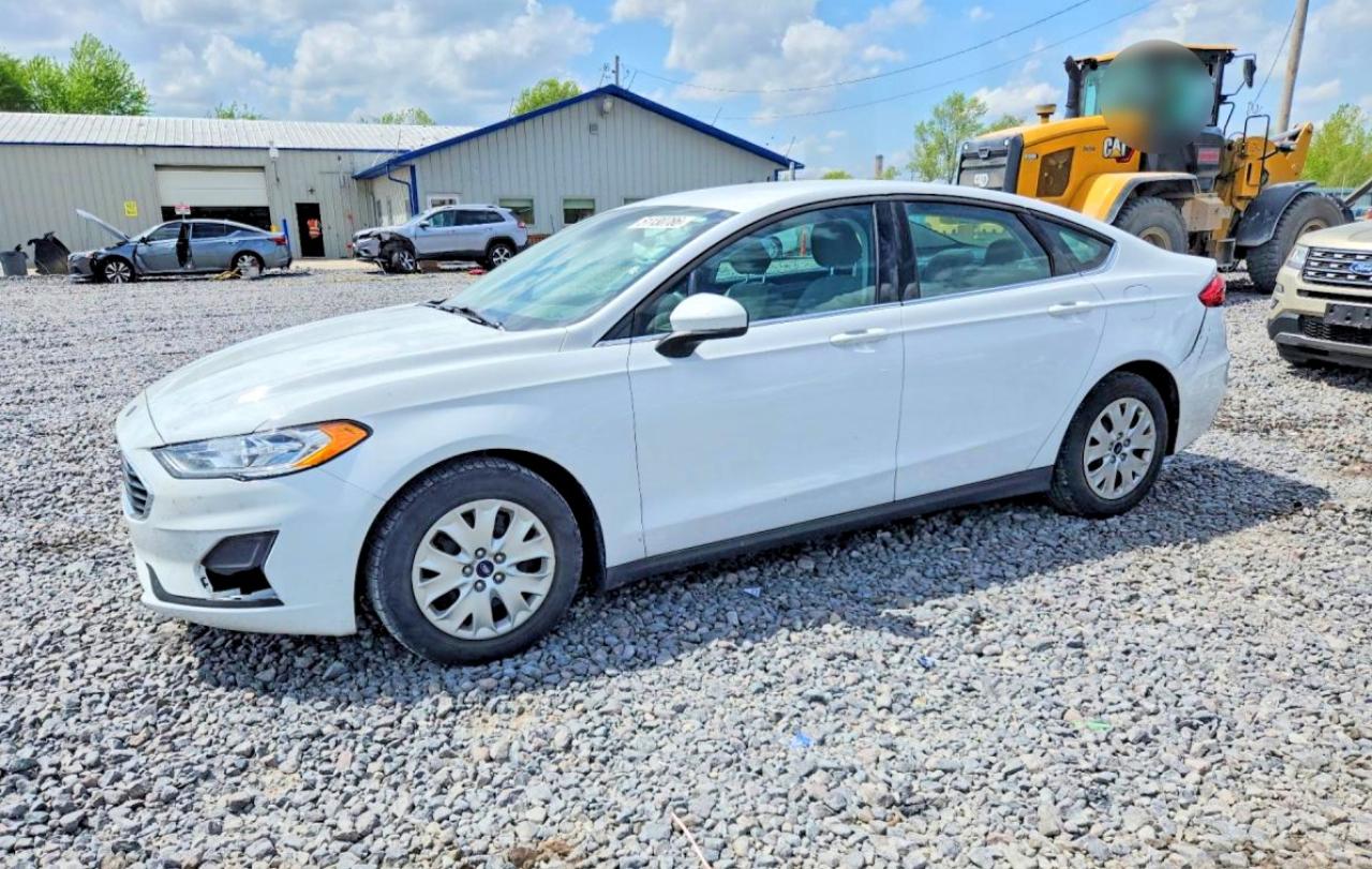 Salvage Ford Fusion Image