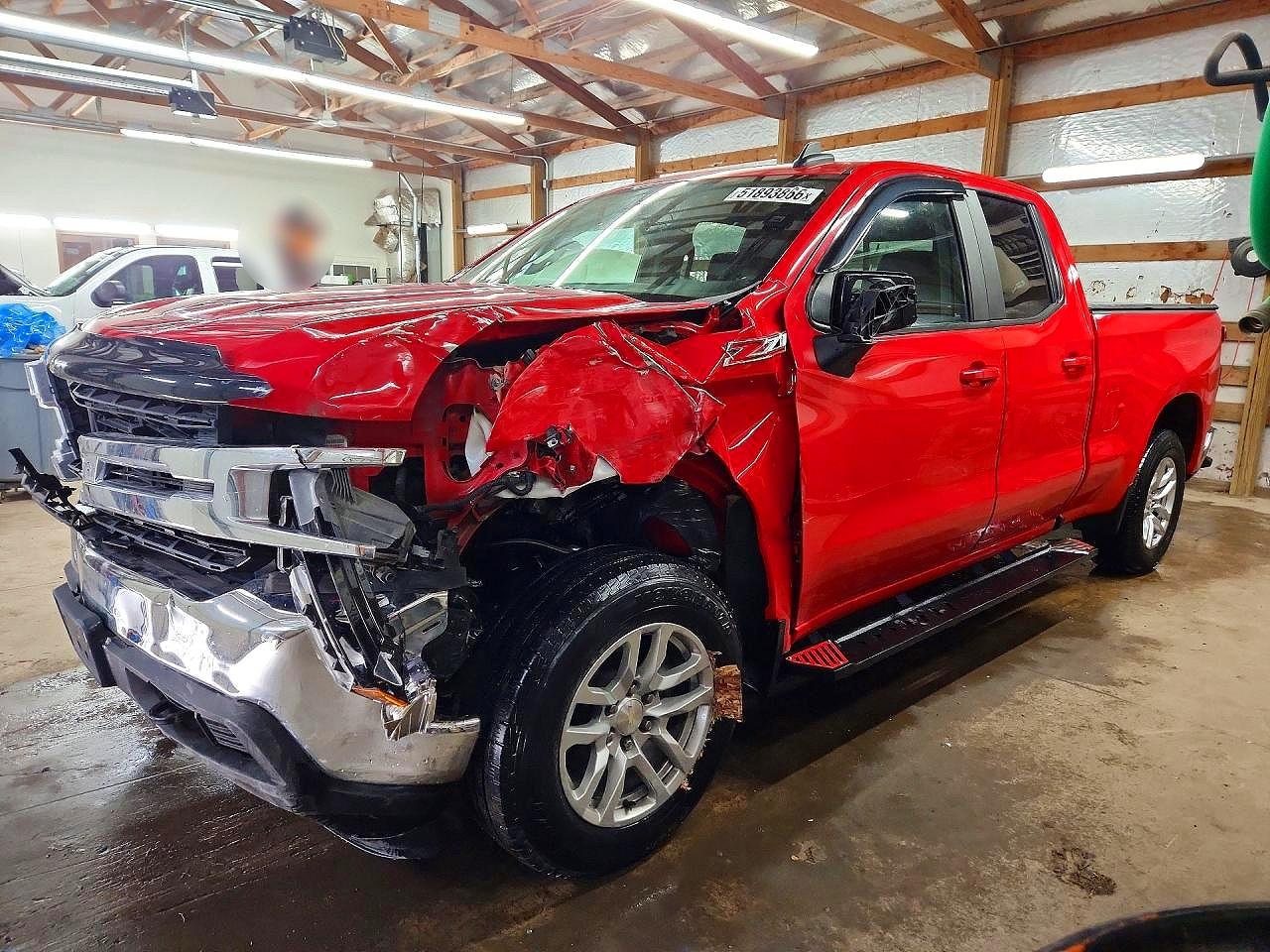 Salvage Chevrolet Silverado Image