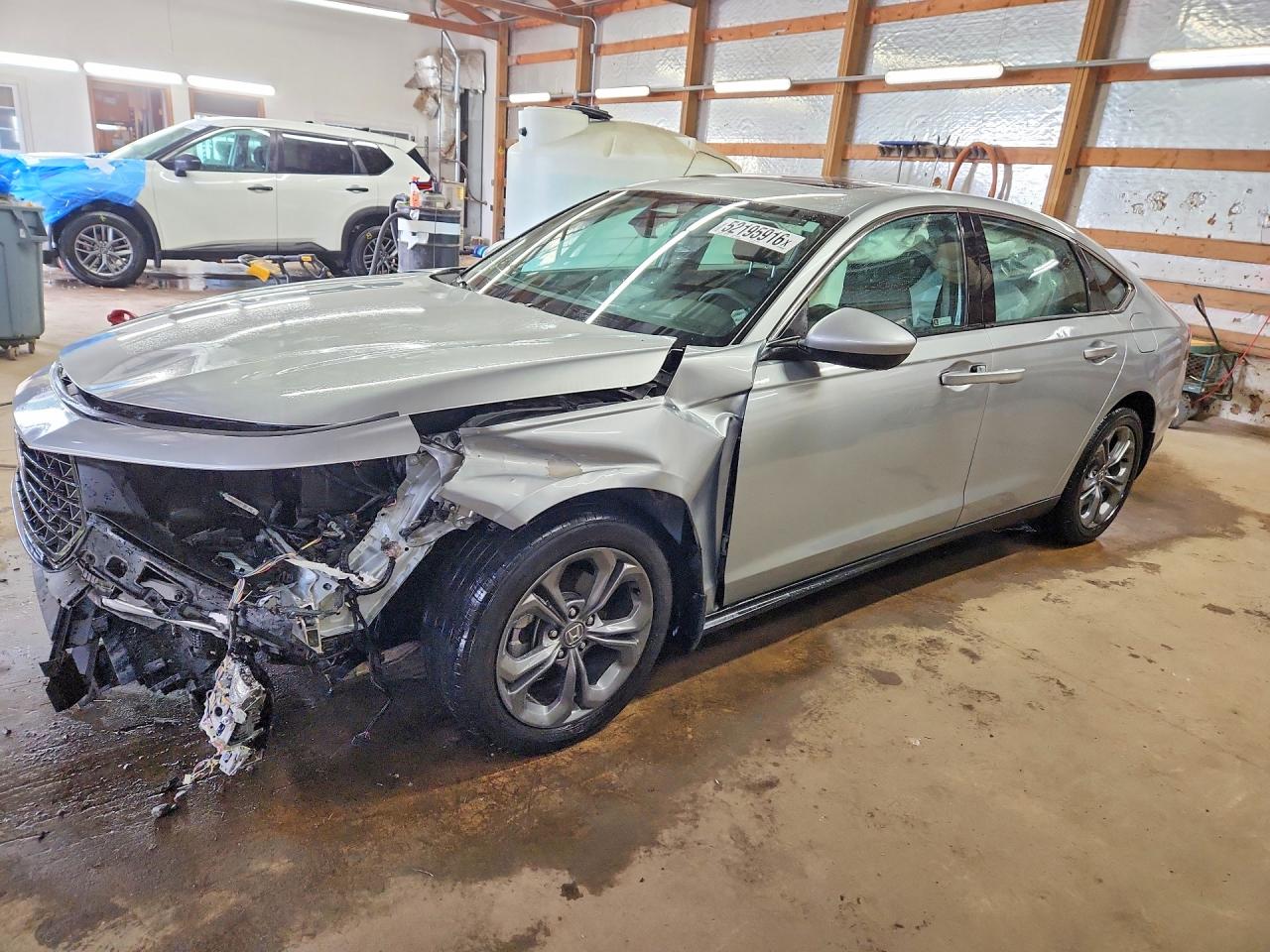 Salvage Honda Accord Image
