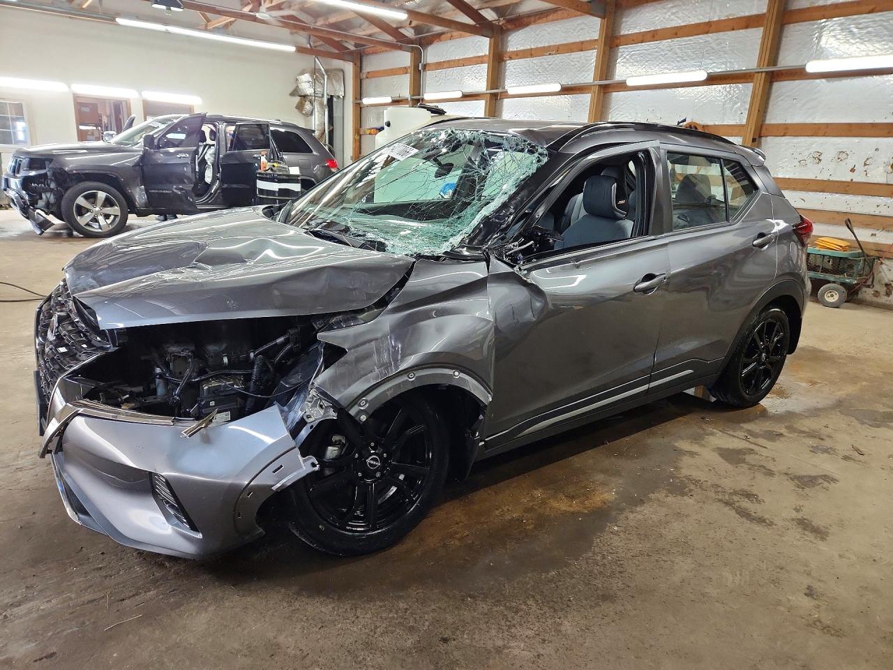 Salvage Nissan Kicks Image