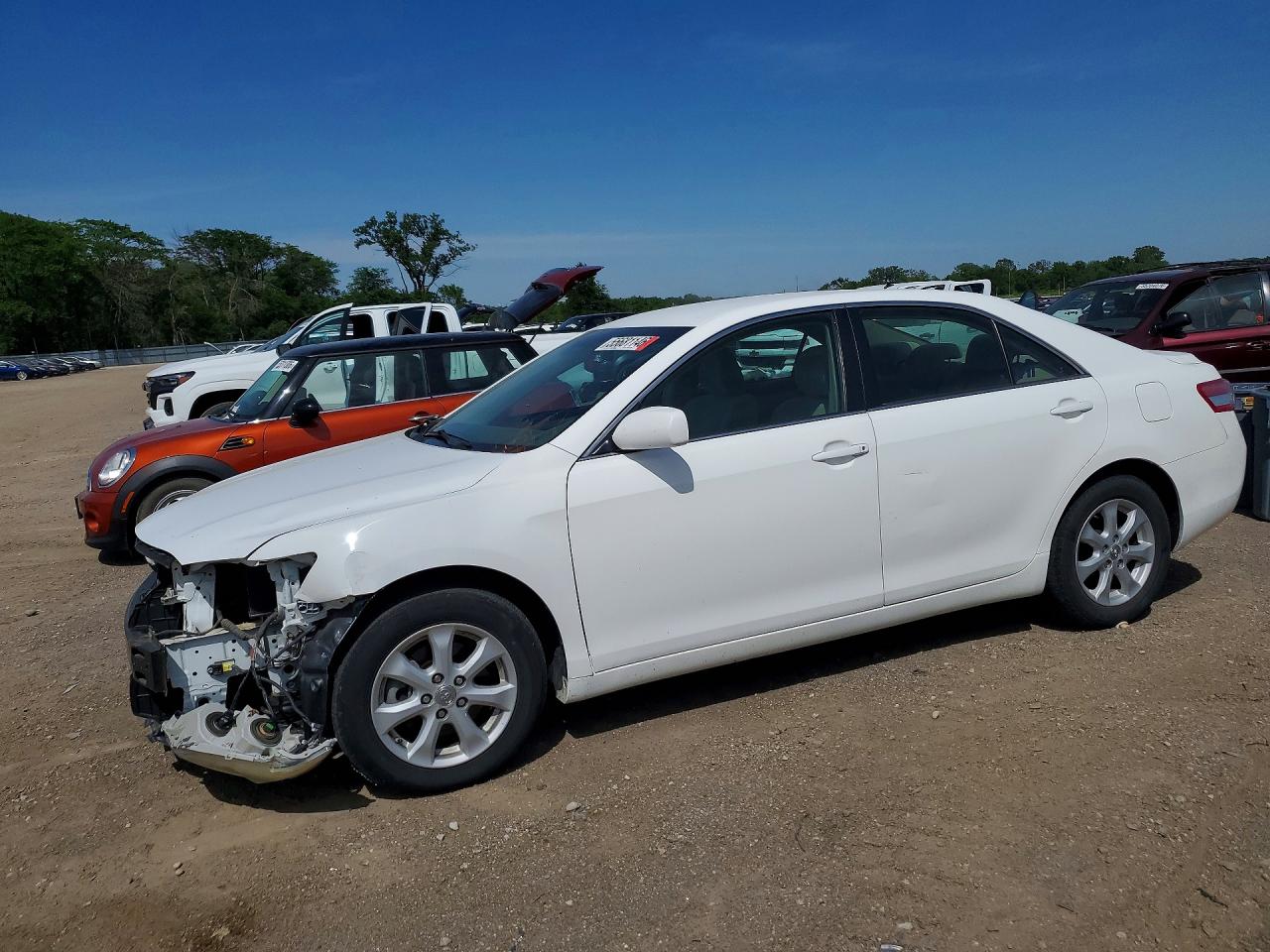 Salvage Toyota Camry Image