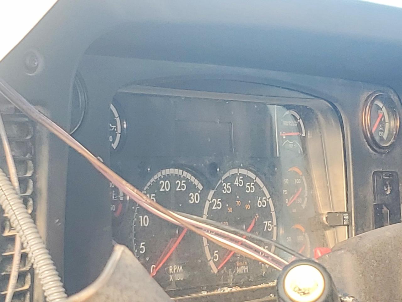 Freigliner 114sd