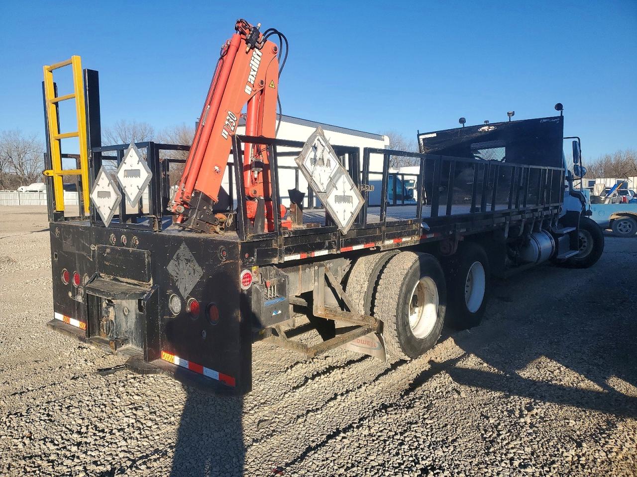 Freigliner 114sd
