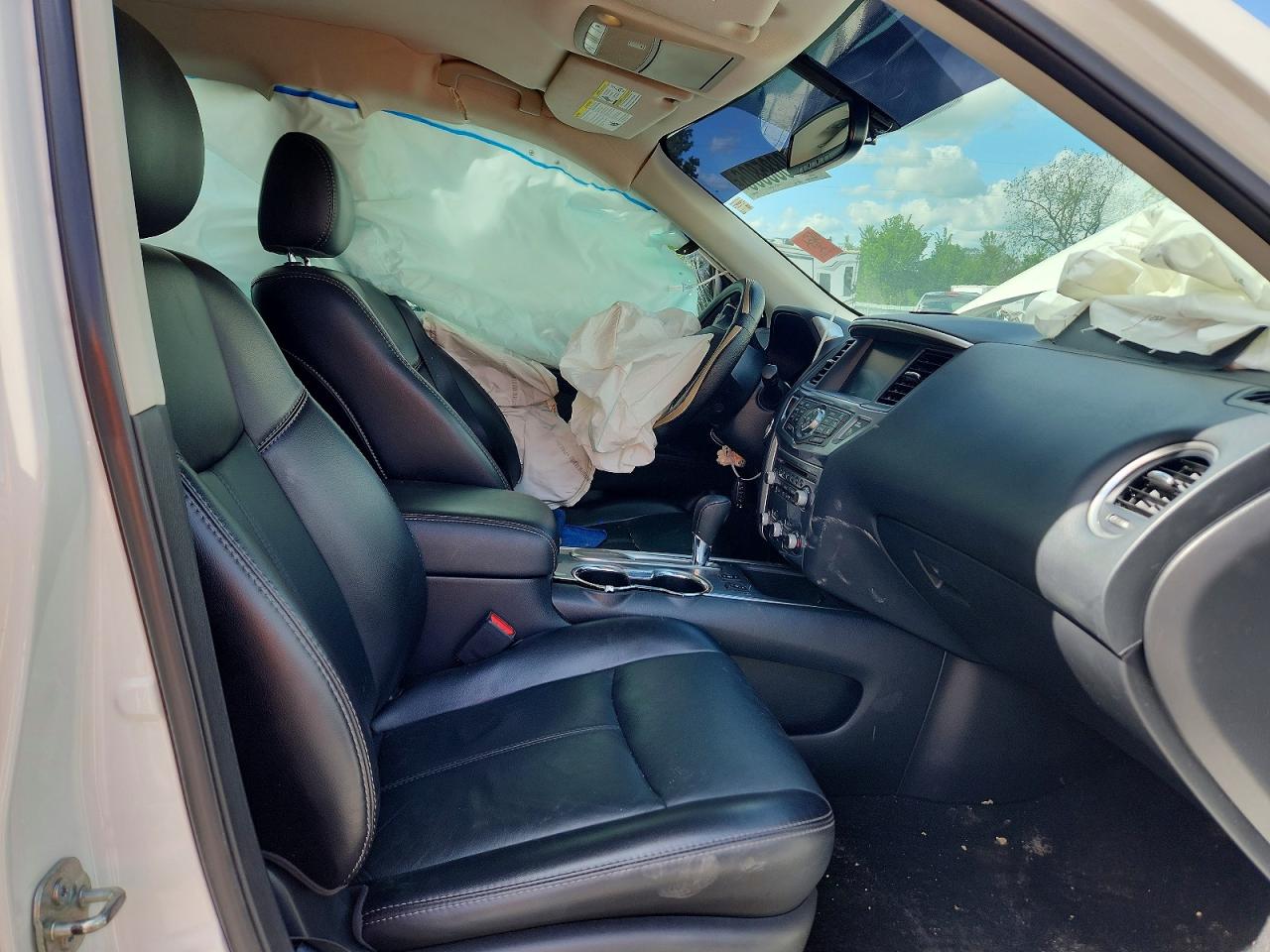 Nissan Pathfinder Sl