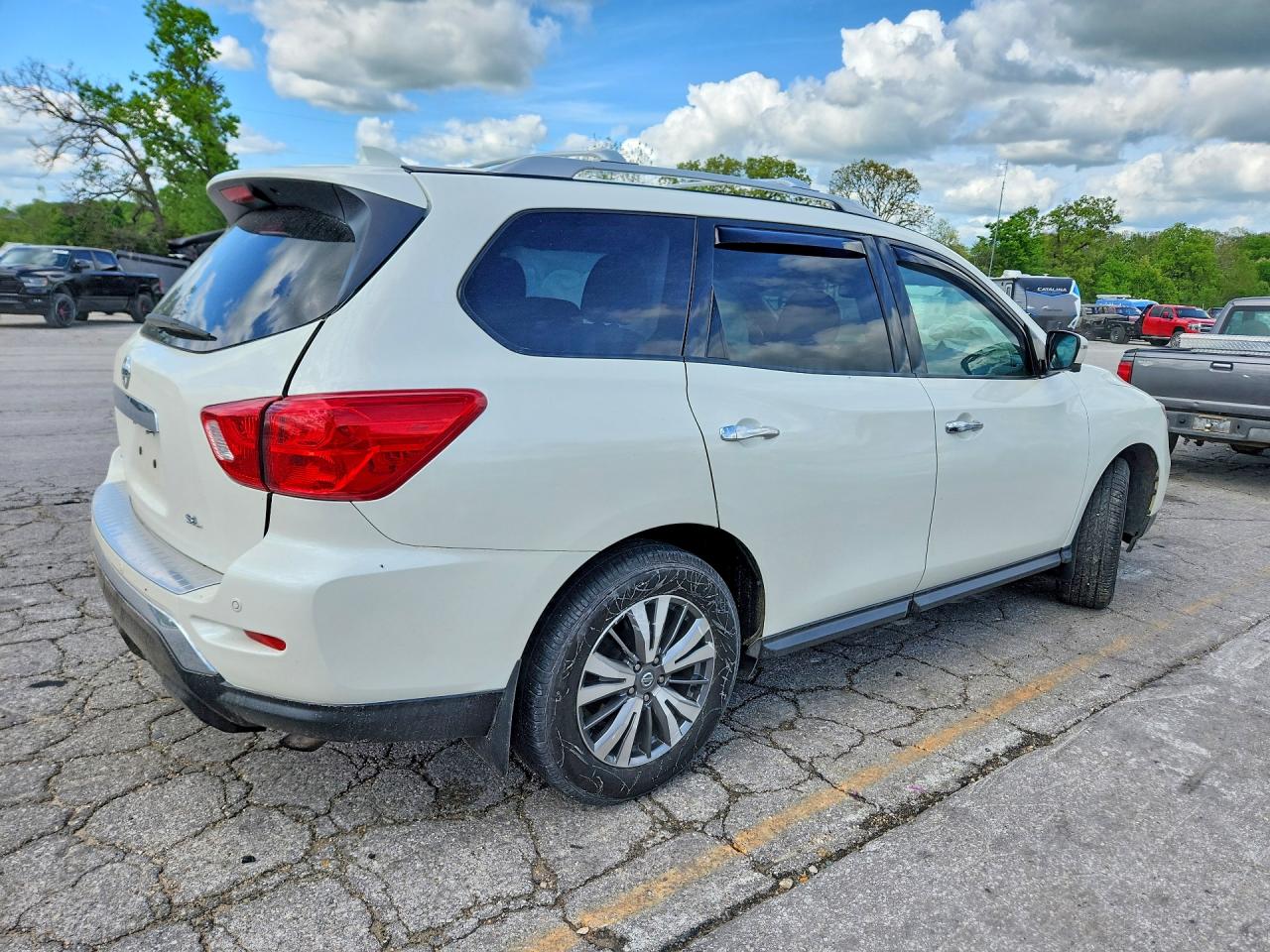 Nissan Pathfinder Sl