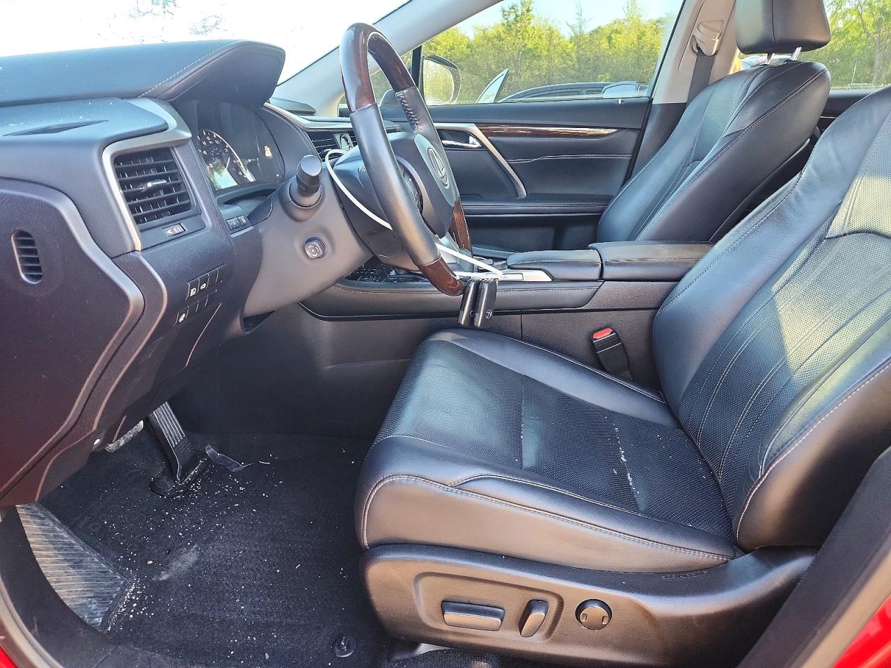 Lexus RX Base