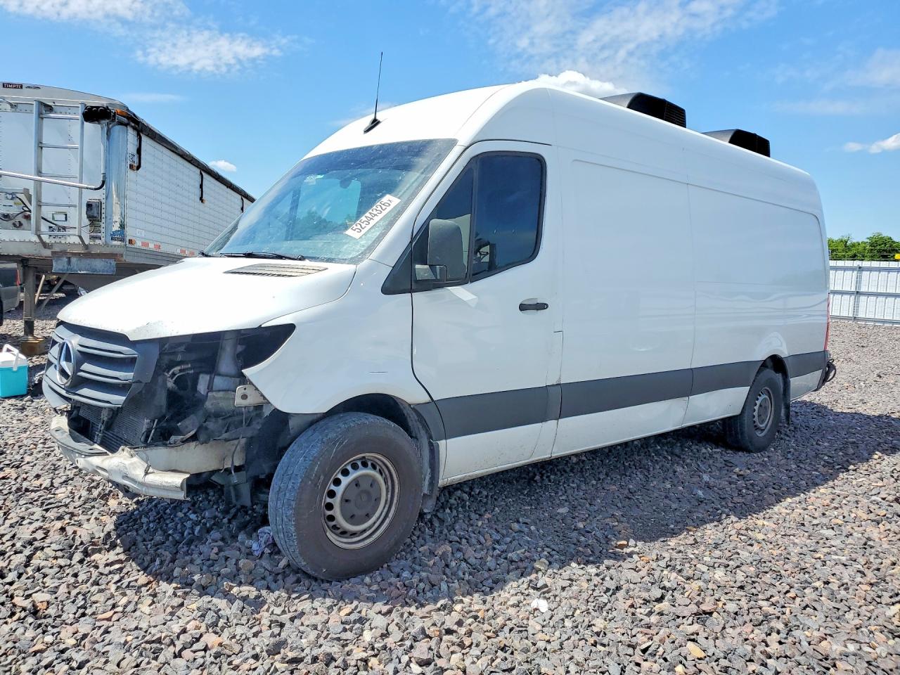 Salvage Mercedes-Benz Sprinter Image