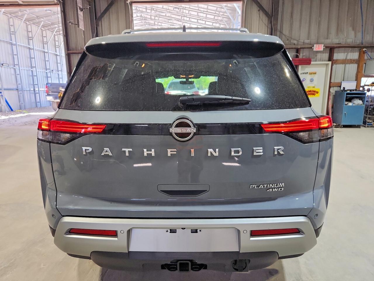 Nissan Pathfinder Platinum