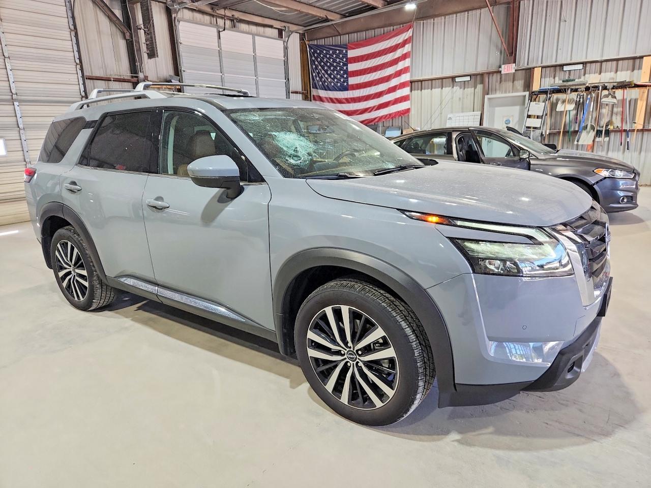 Nissan Pathfinder Platinum