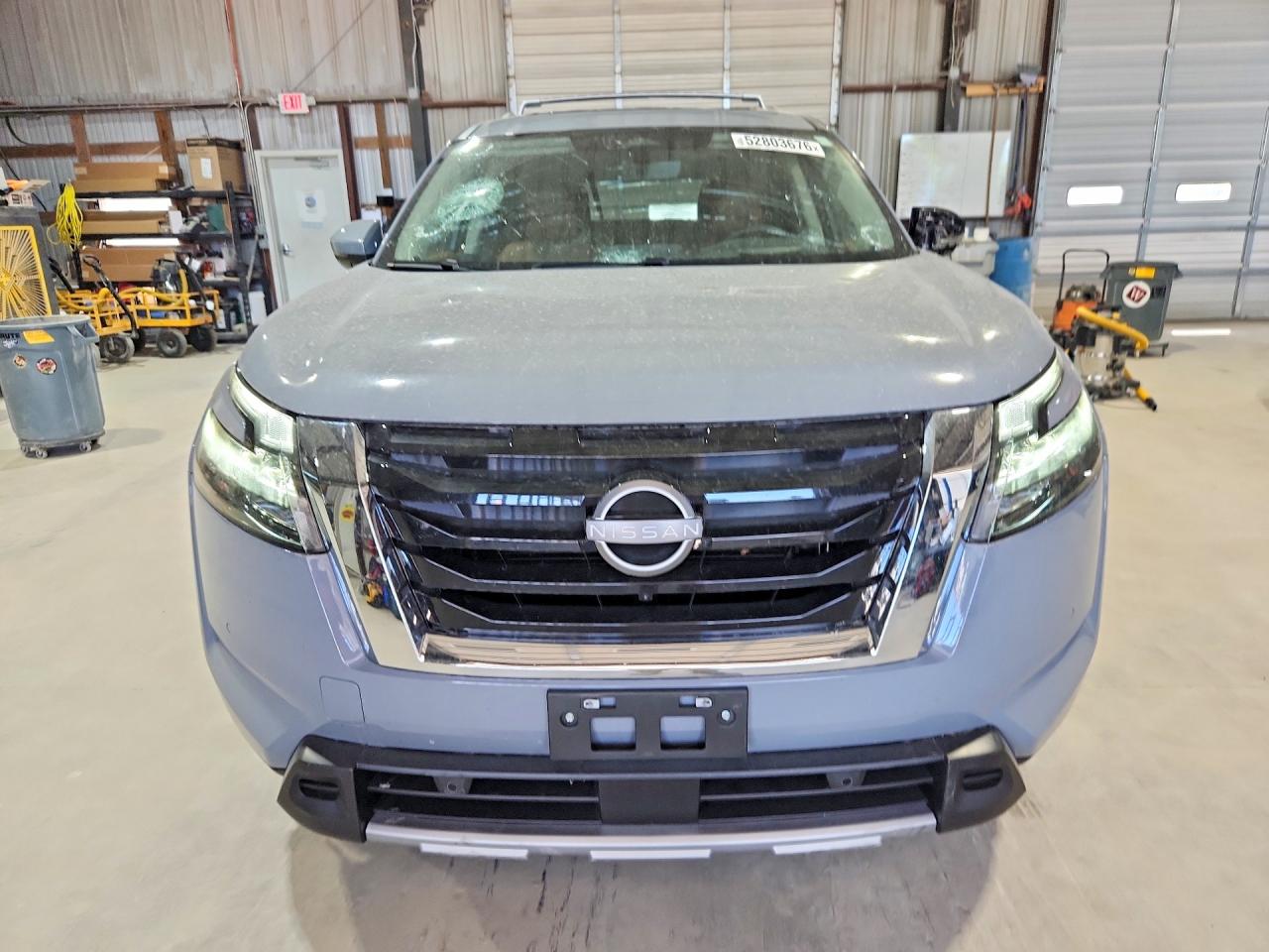 Nissan Pathfinder Platinum