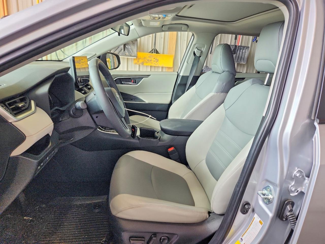 Toyota RAV4 Xle Premium