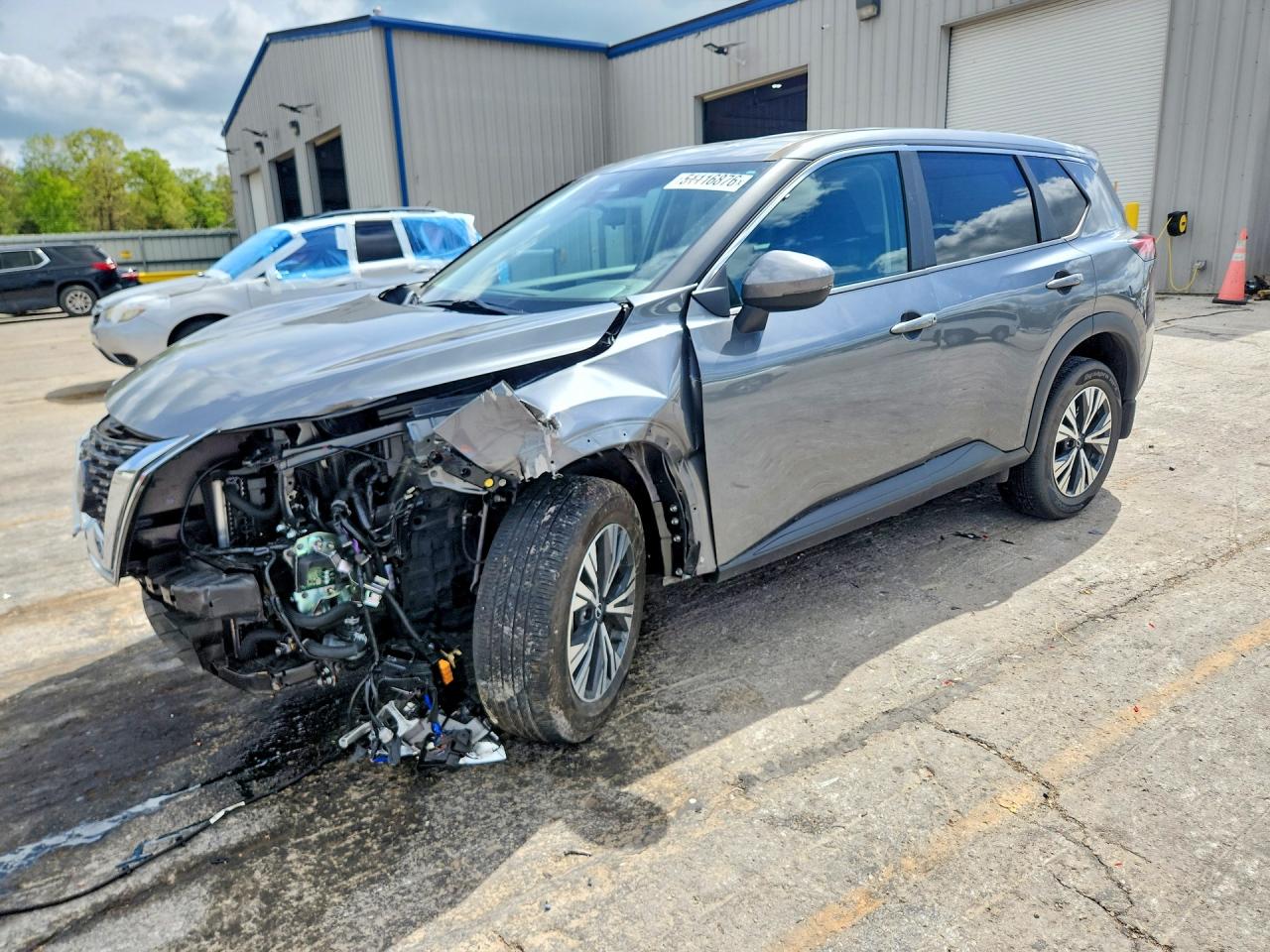 Salvage Nissan Rogue Image