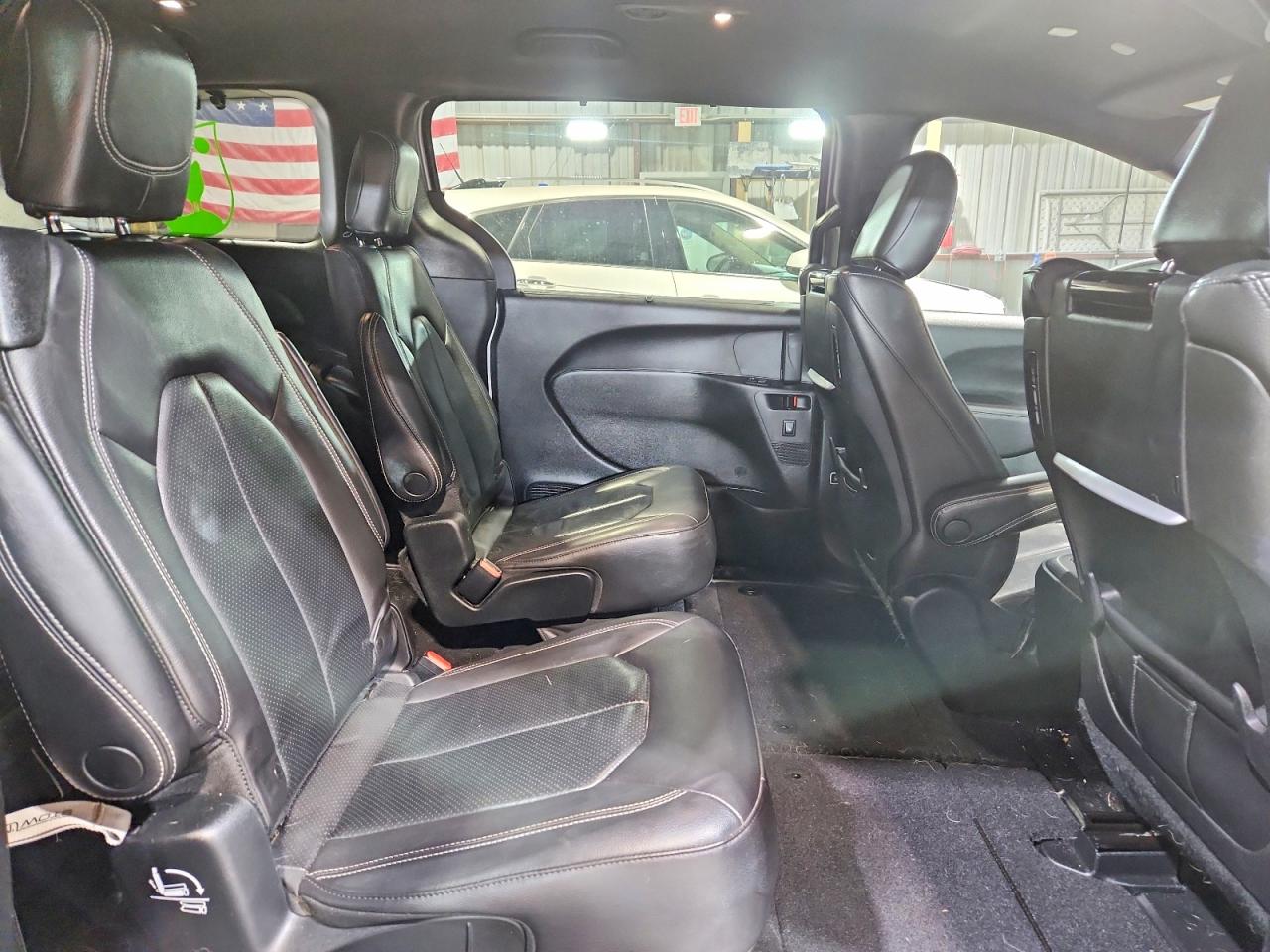 Chrysler Pacifica Touring L