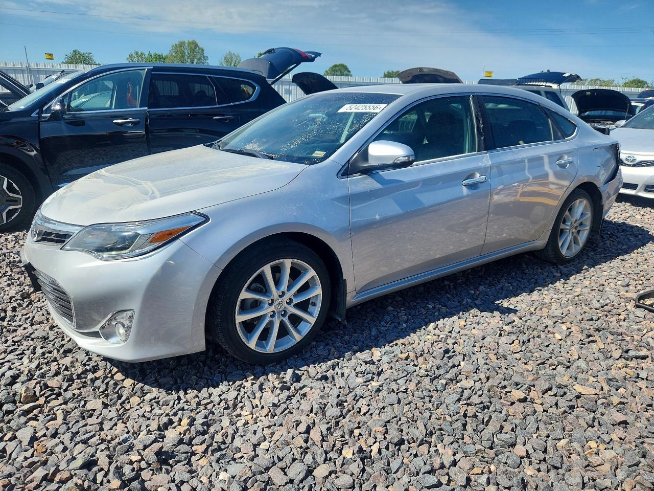 Salvage Toyota Avalon Image