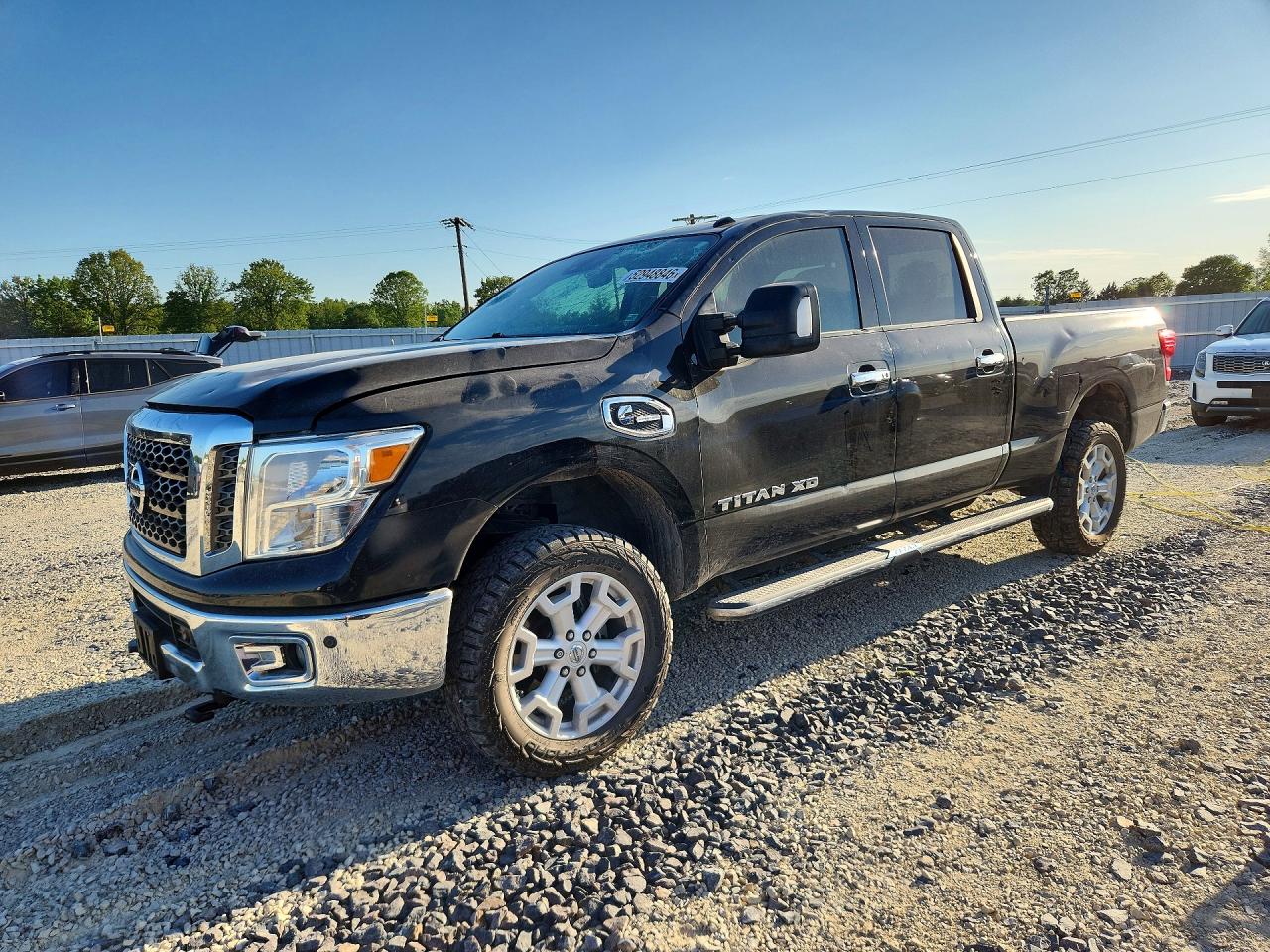 Salvage Nissan Titan Image