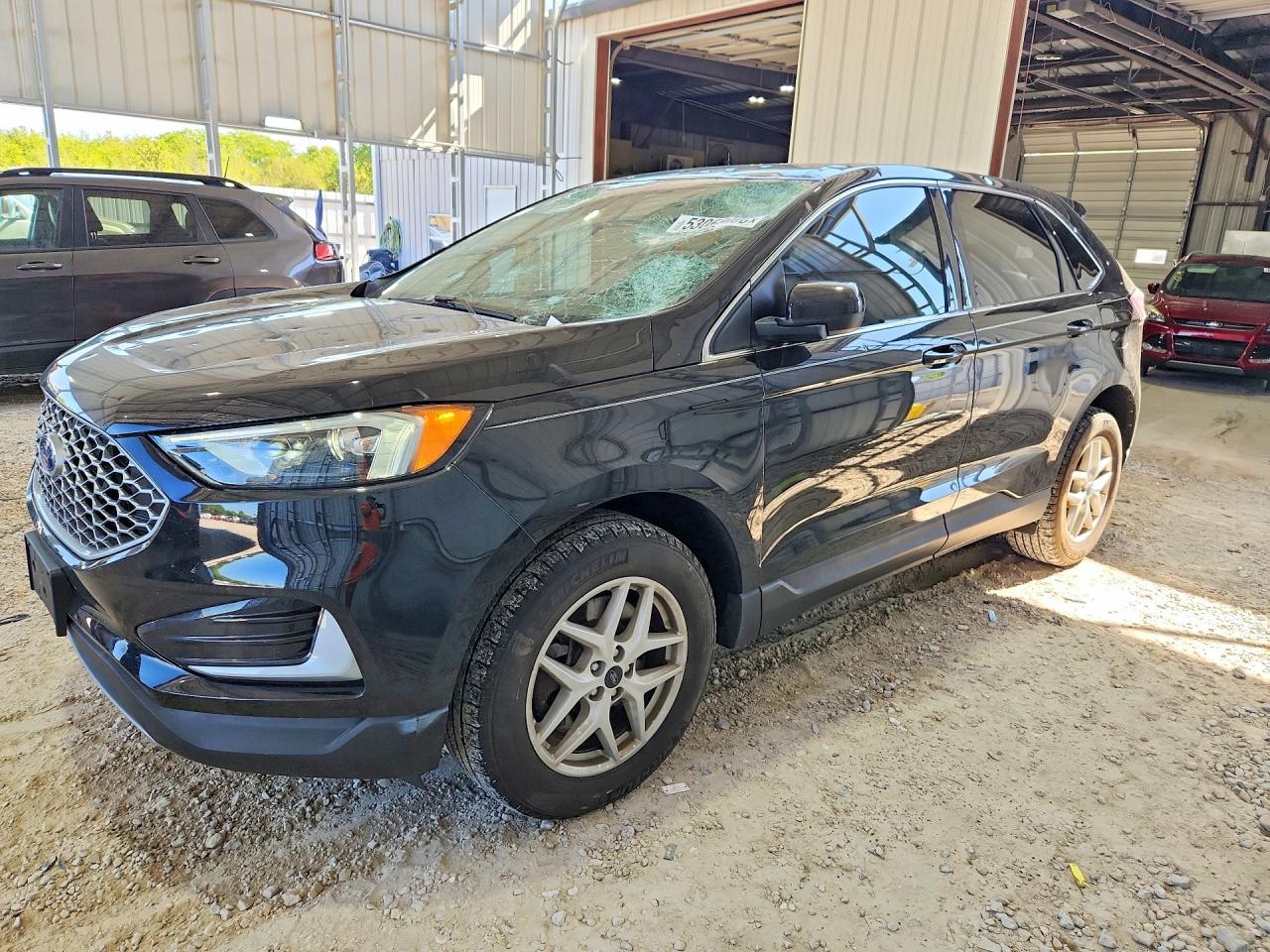 Salvage Ford Edge Image