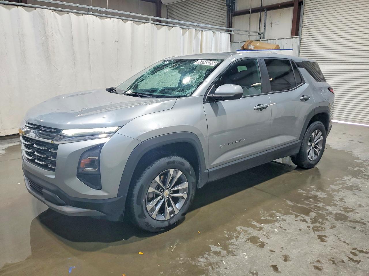 Salvage Chevrolet Equinox Image