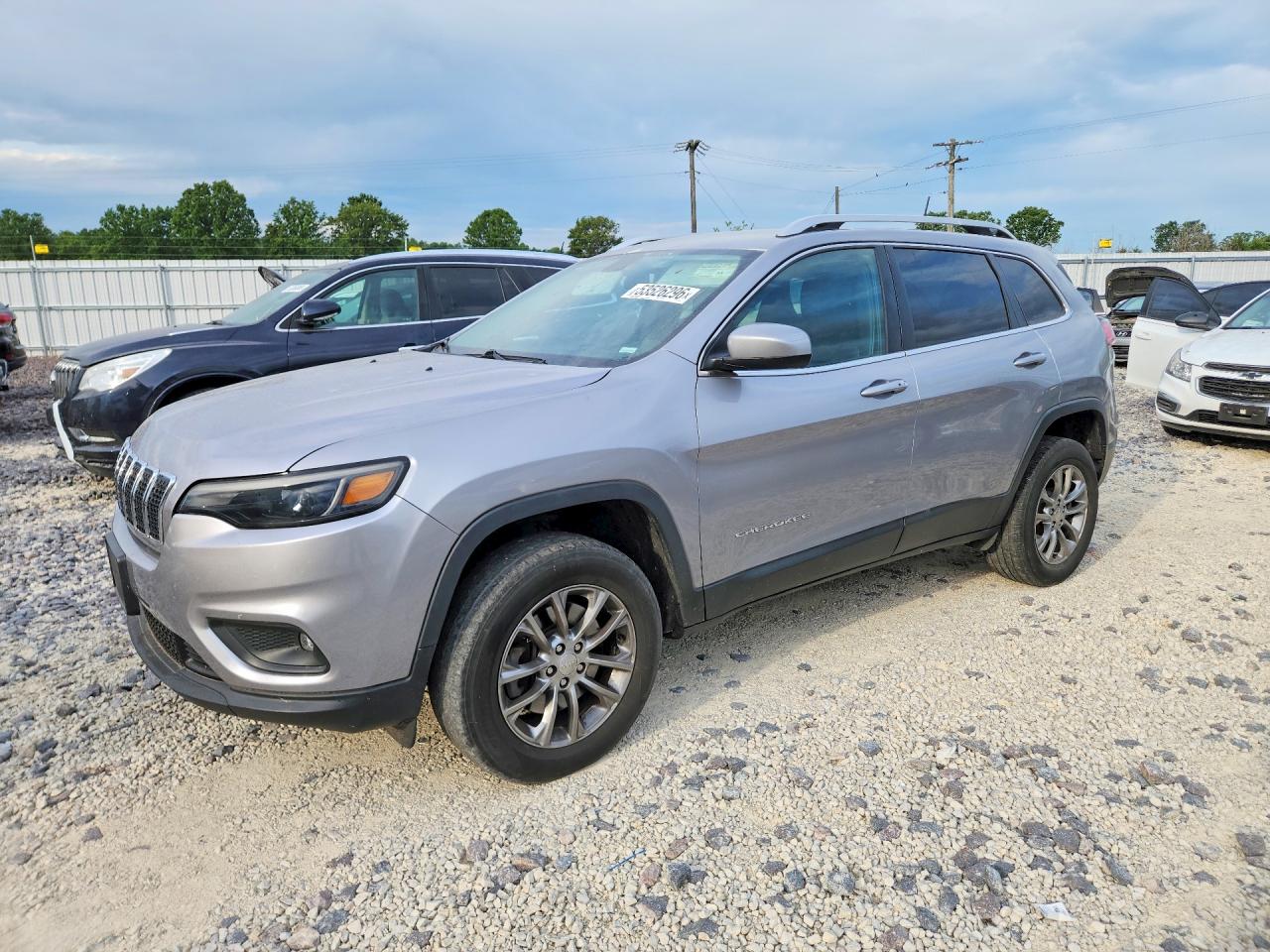 Salvage Jeep Cherokee Image