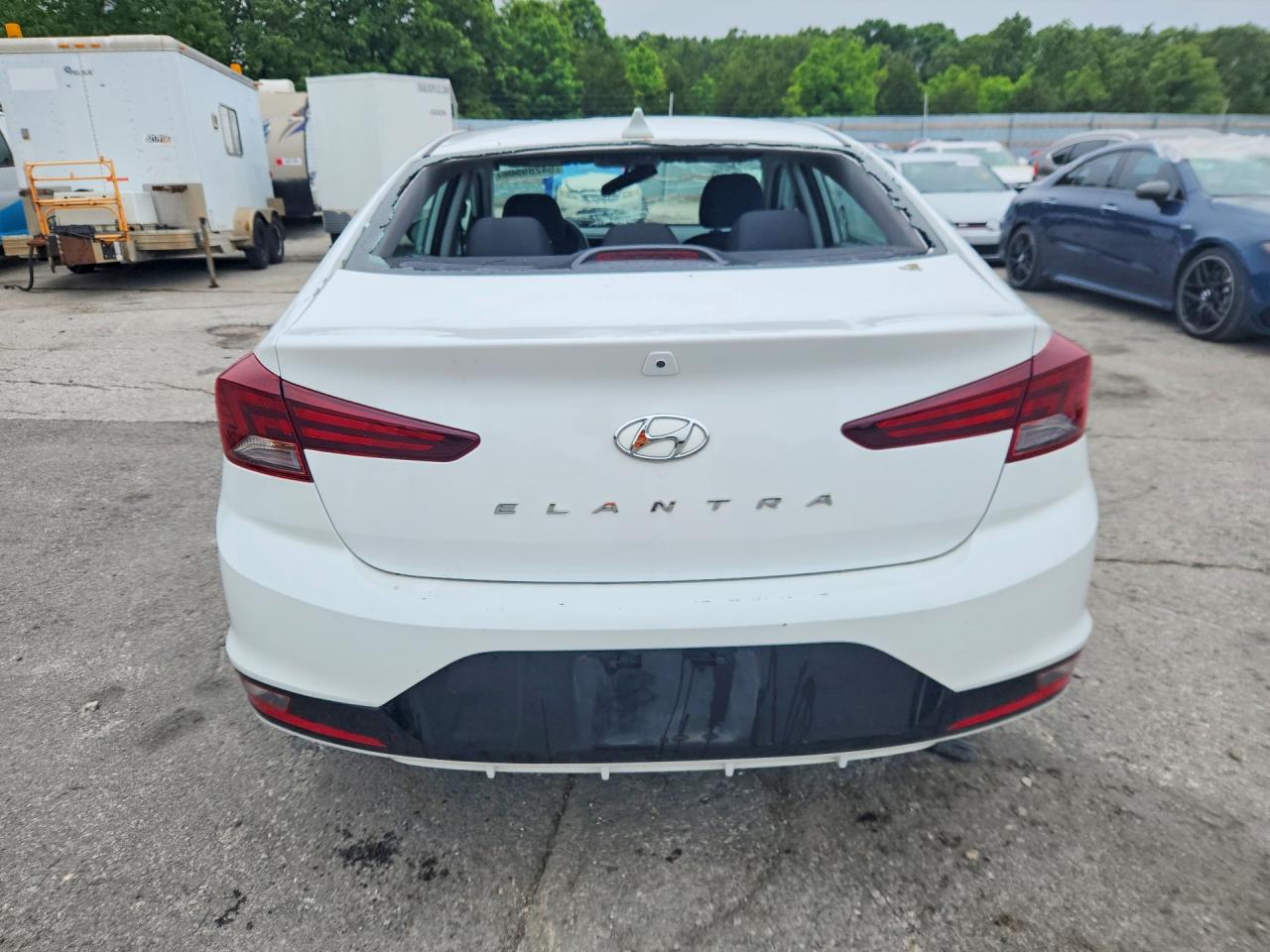 Hyundai ELANTRA Sel