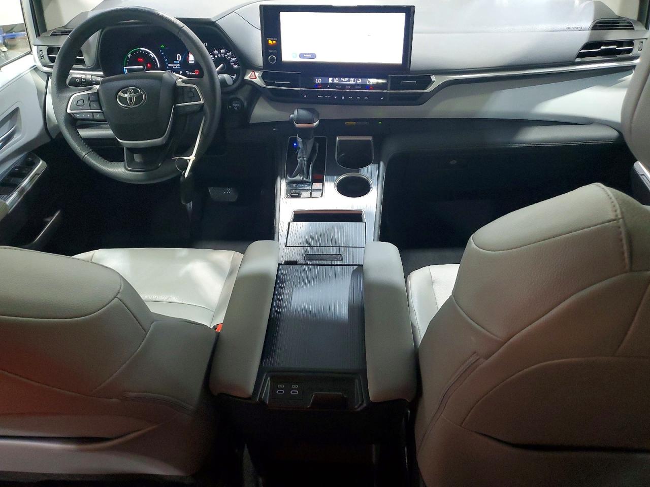 Toyota Sienna Xle 8-passenger