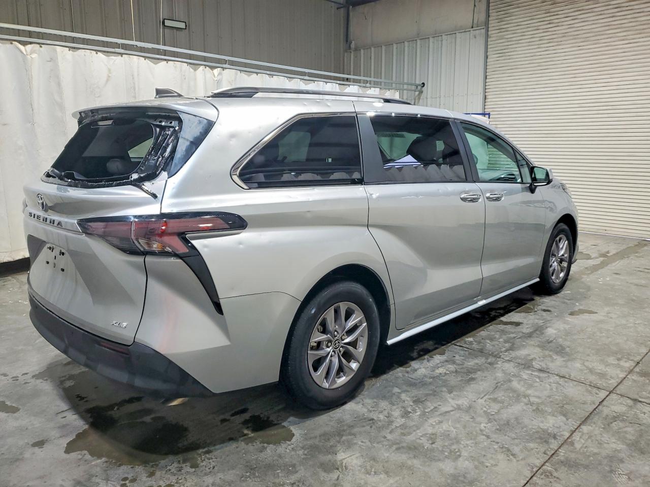 Toyota Sienna Xle 8-passenger