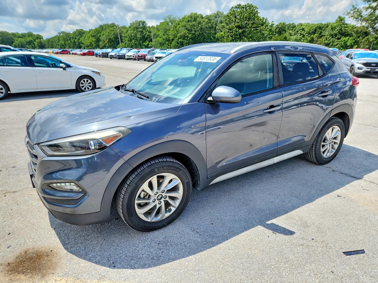 Salvage Hyundai TUCSON Image