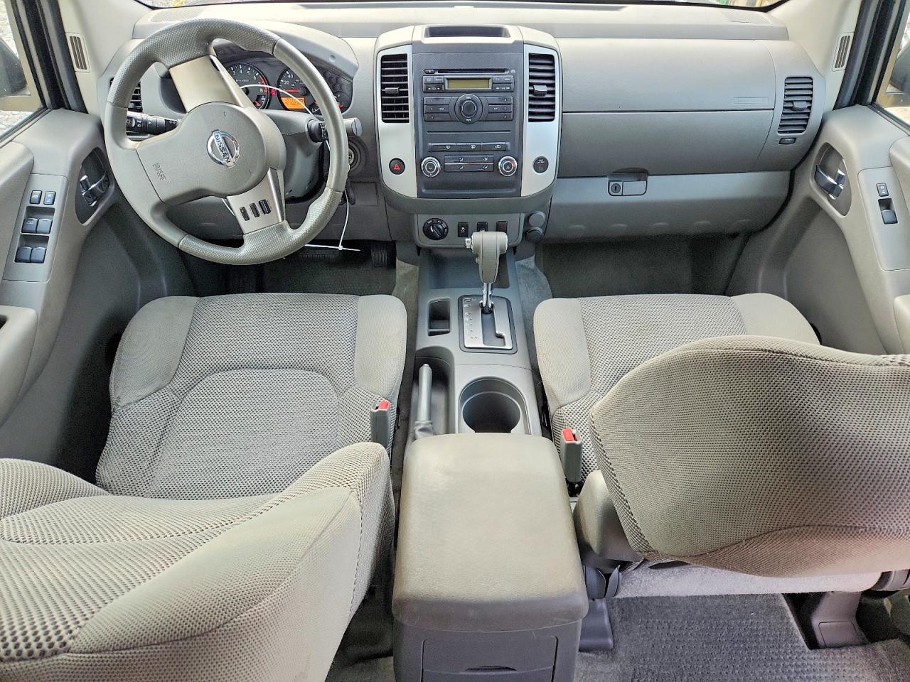 Nissan Frontier S
