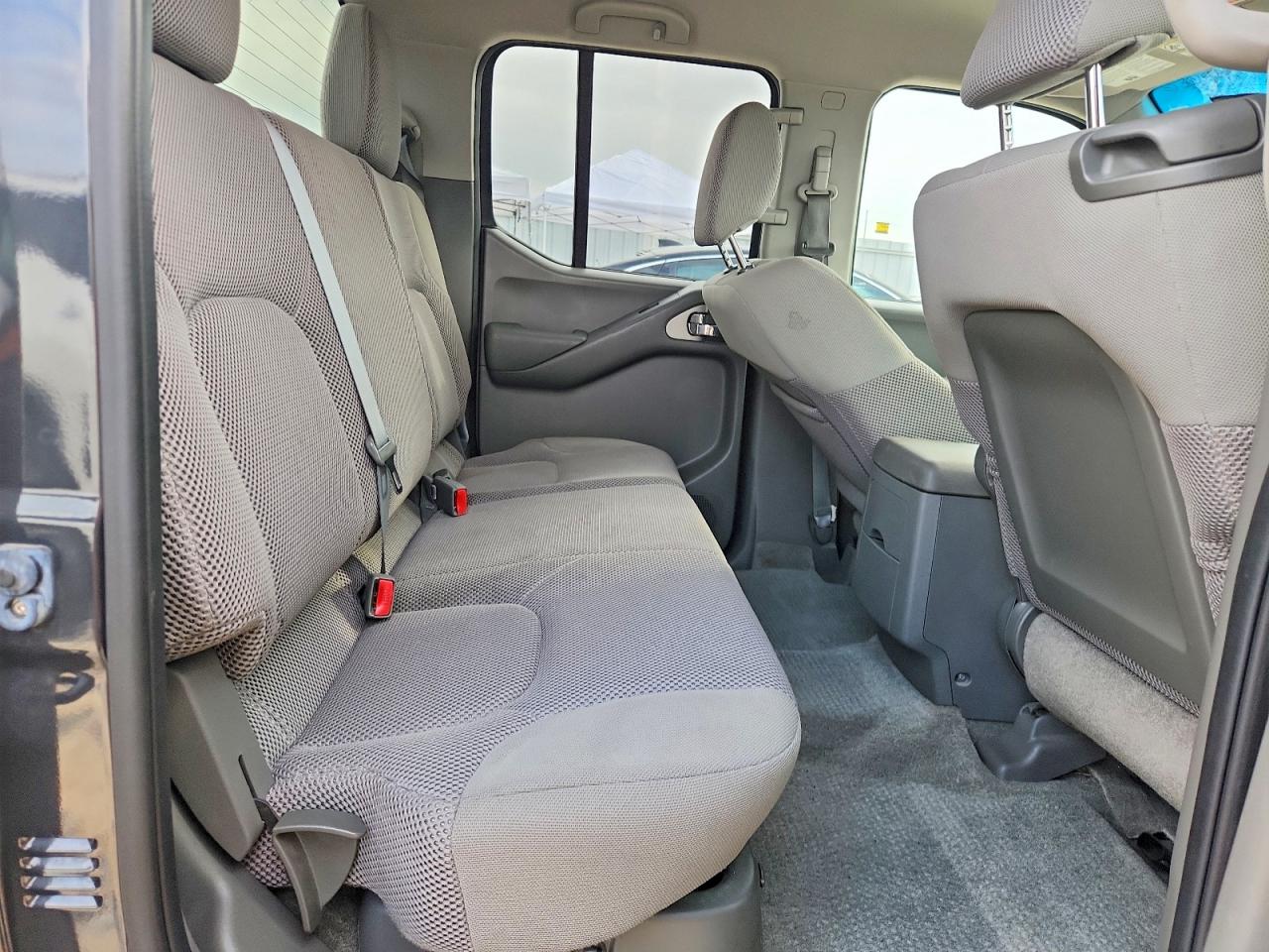 Nissan Frontier S