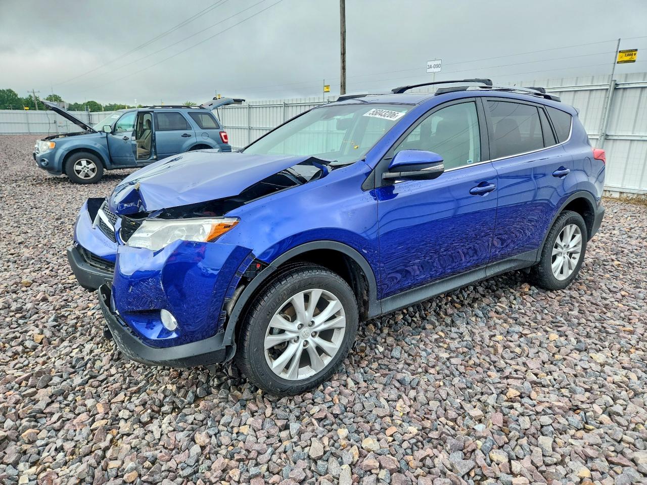 Salvage Toyota RAV4 Image