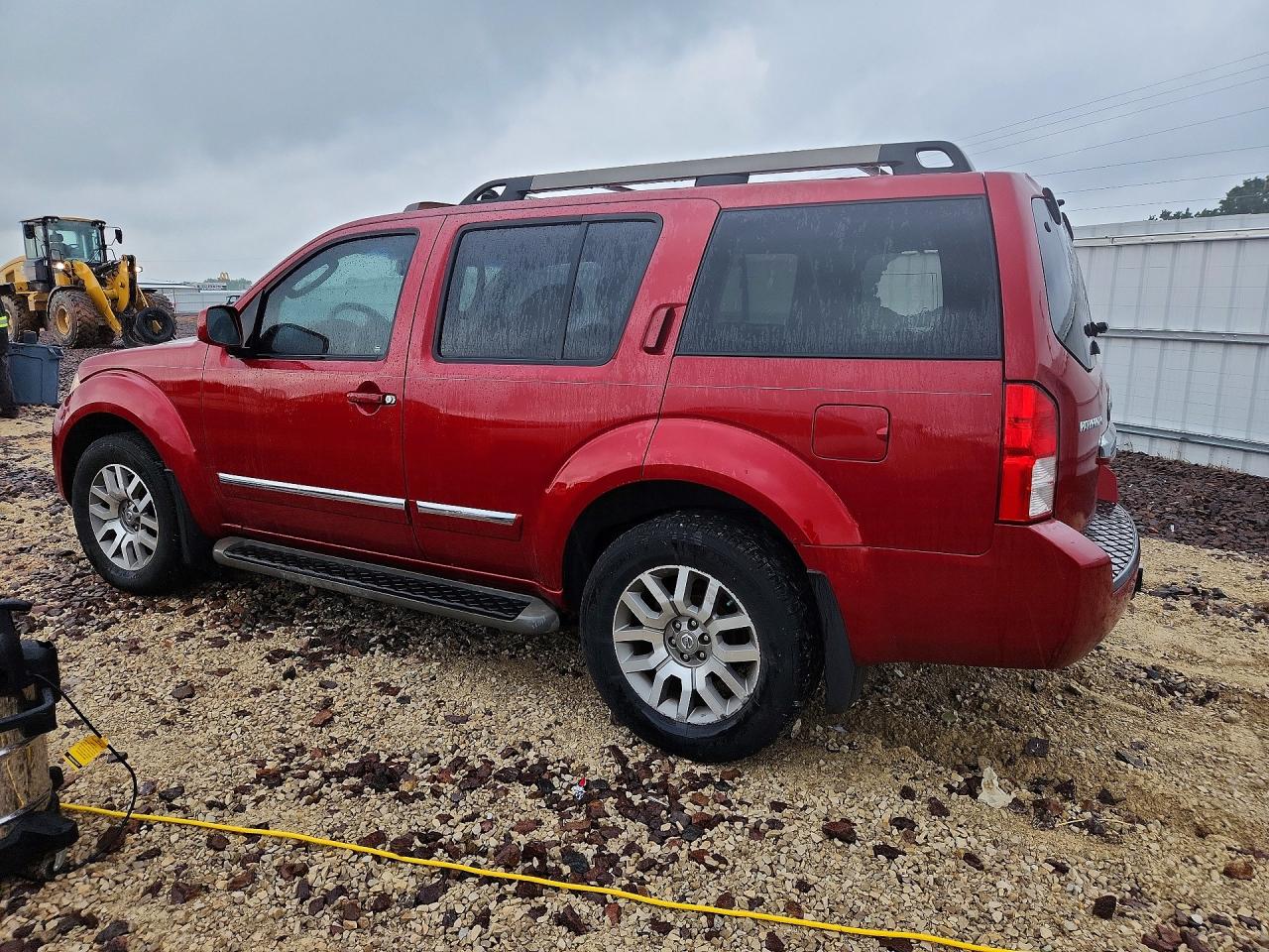 Nissan Pathfinder S