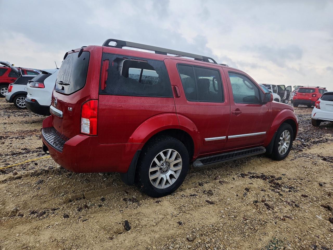 Nissan Pathfinder S