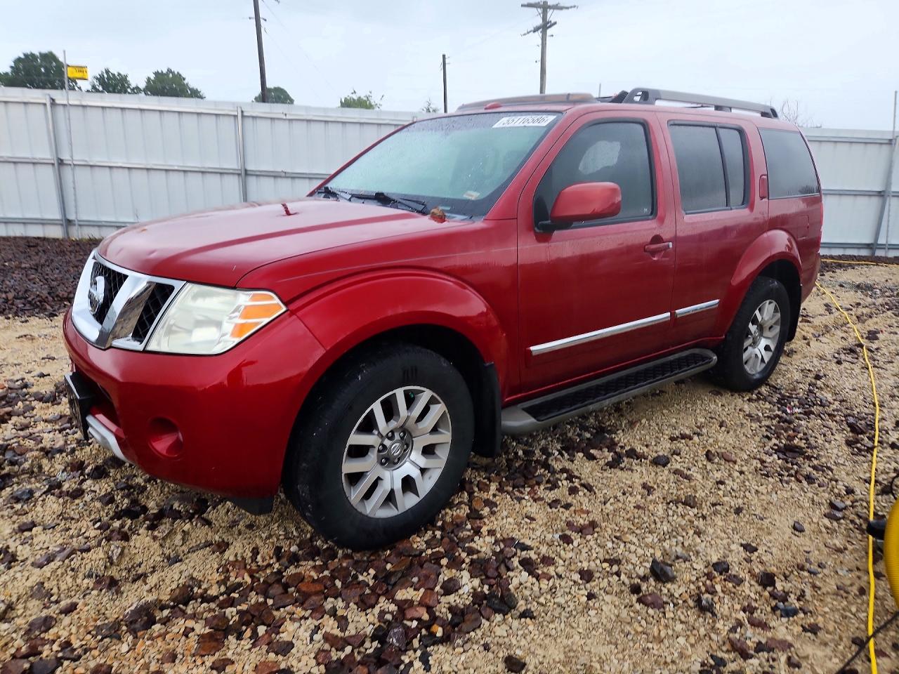Salvage Nissan Pathfinder Image