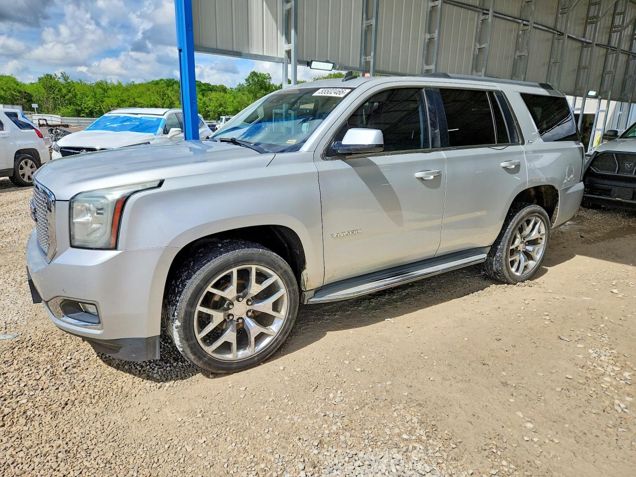 Salvage GMC Yukon Image