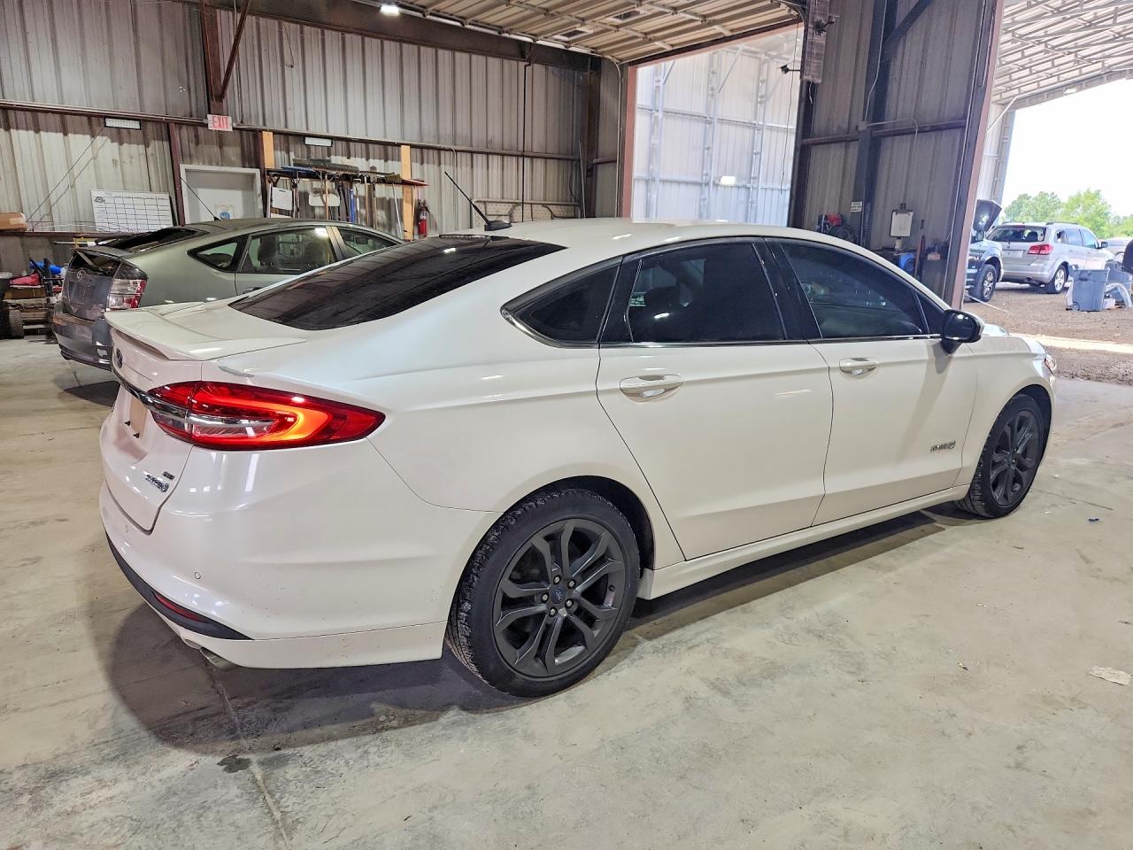 Ford Fusion Se Hybrid