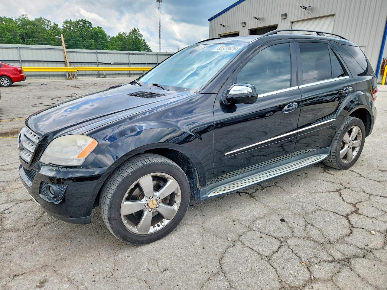 Salvage Mercedes-Benz M-Class Image