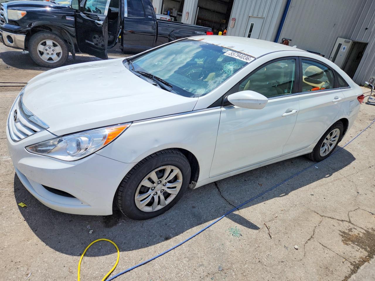 Salvage Hyundai SONATA Image