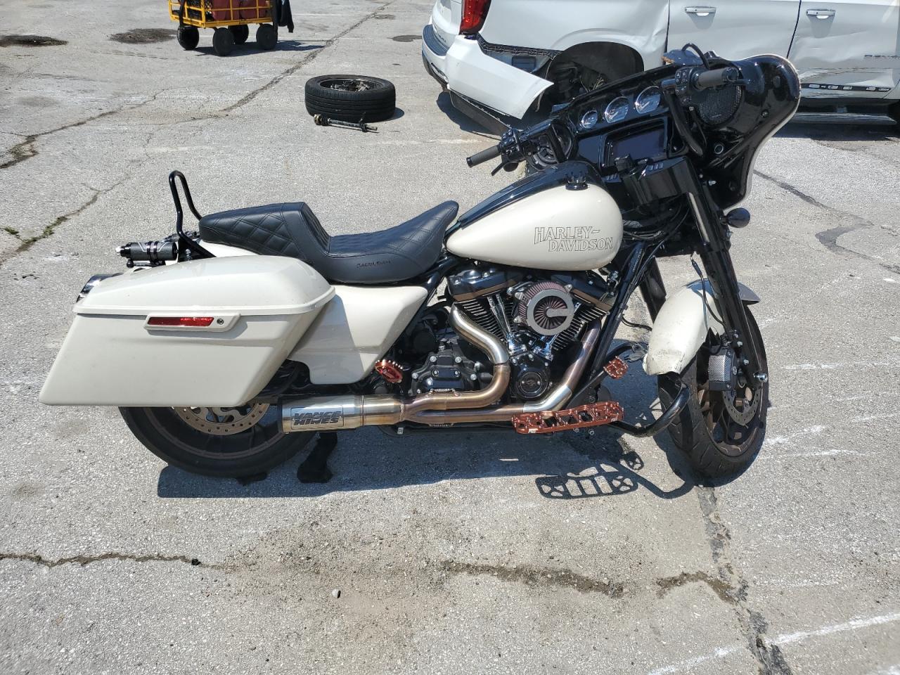 Salvage Harley-Davidson Flhxst Image