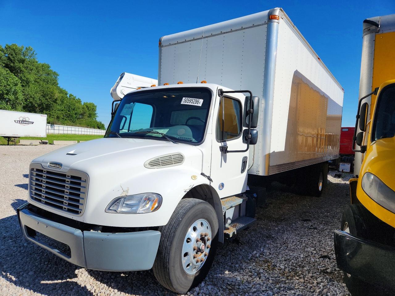 Salvage Freightliner M2 Image