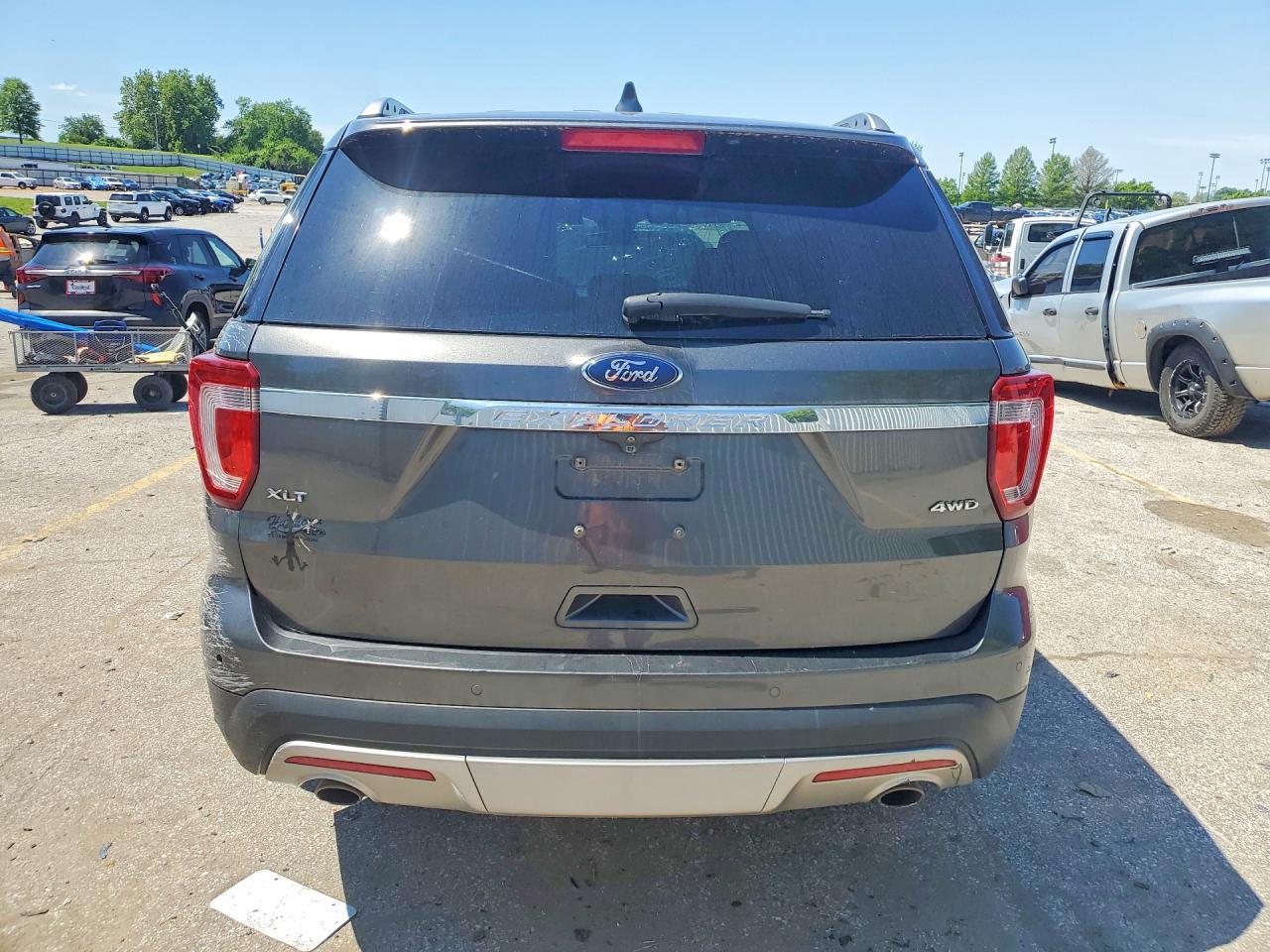 Ford Explorer Xlt
