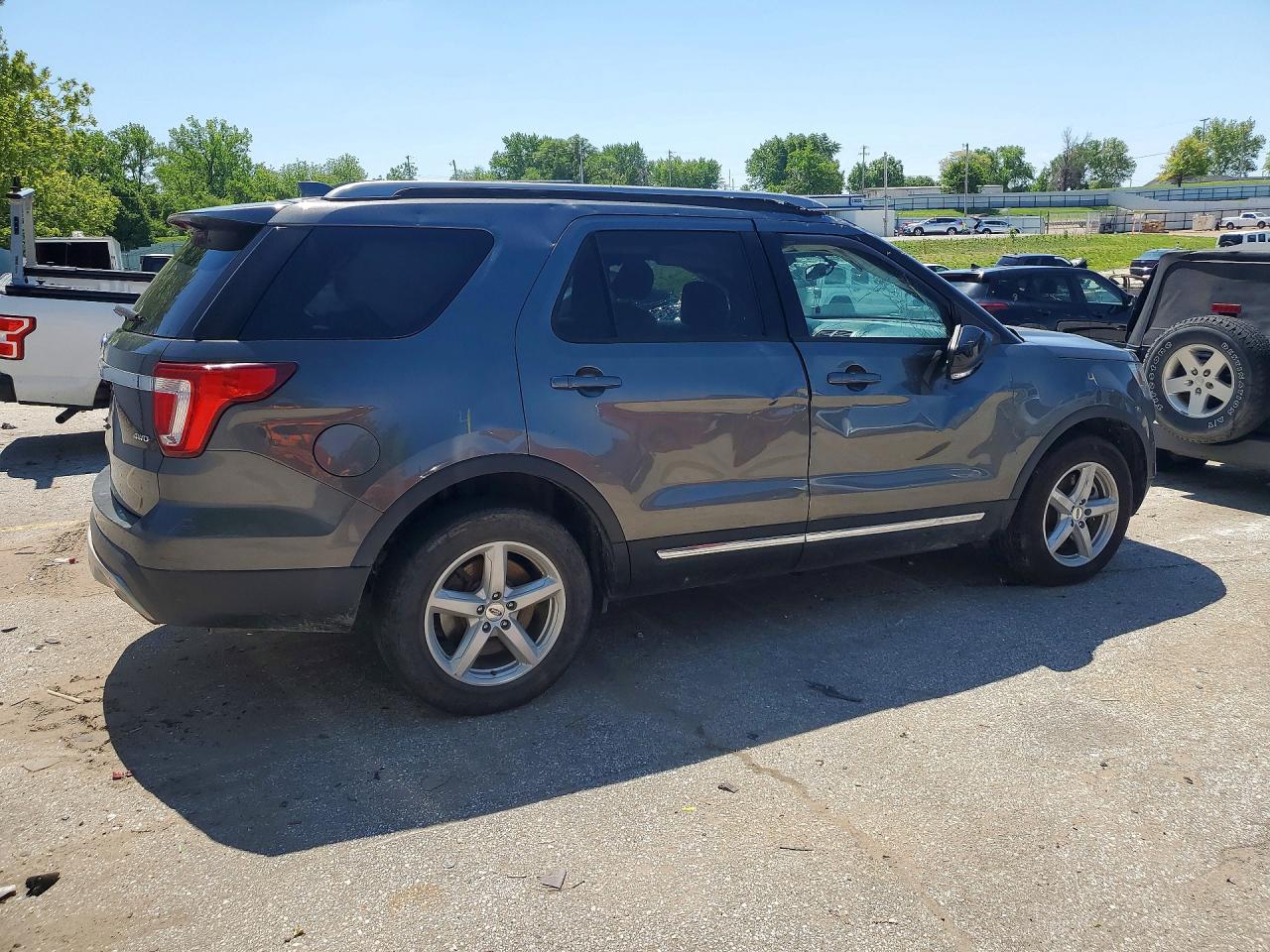 Ford Explorer Xlt