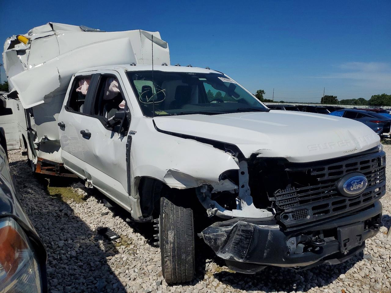 Salvage Ford F-350 Image