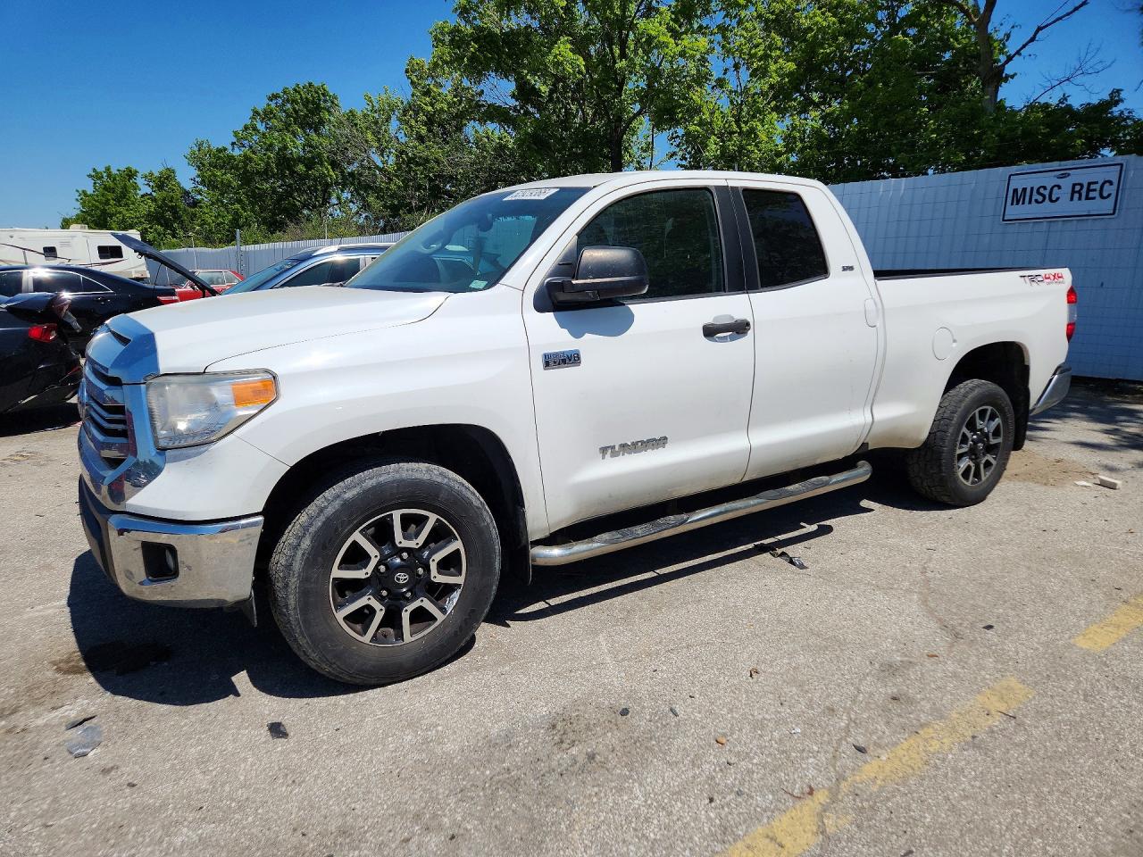 Salvage Toyota Tundra Image
